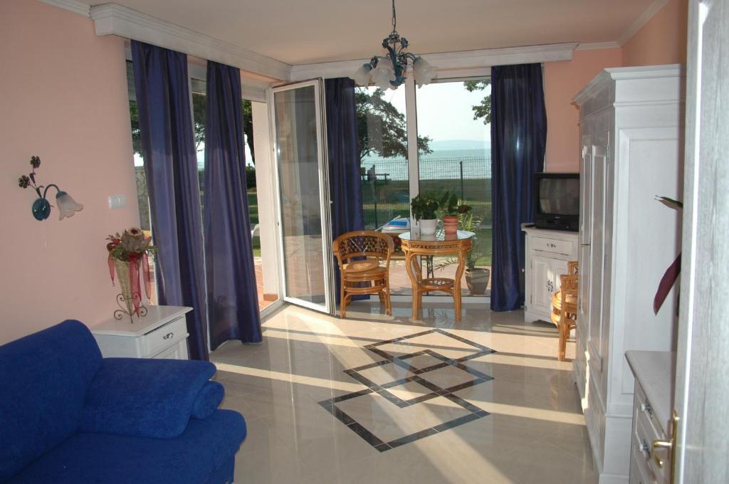 Gruber Apartman Шиофок Номер фото
